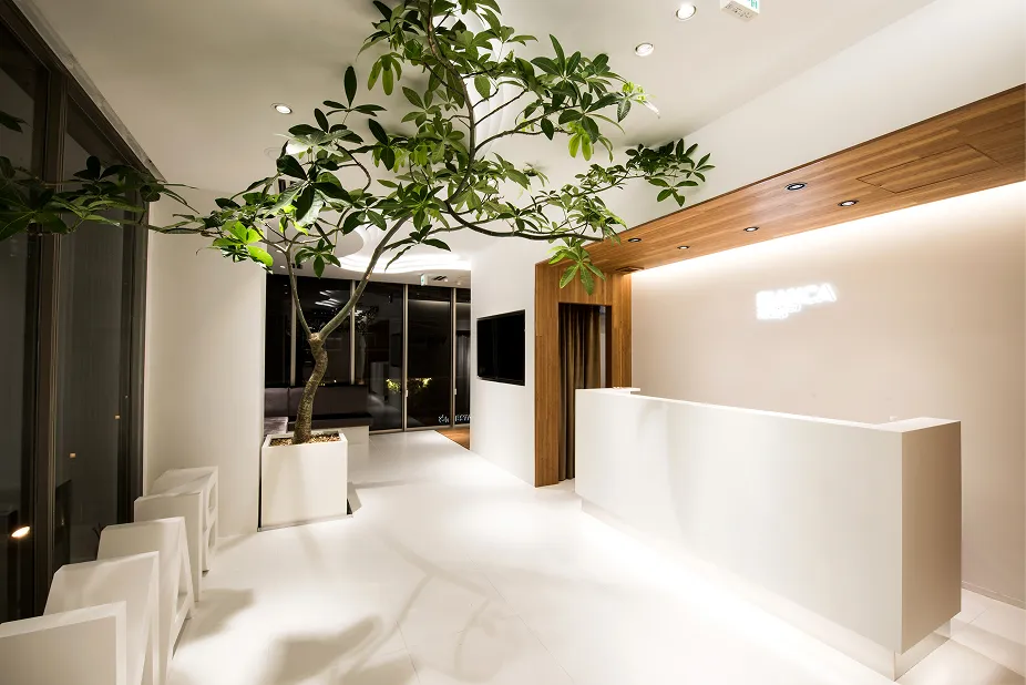 BIANCA CLINIC Omotesando treatment space photo 3